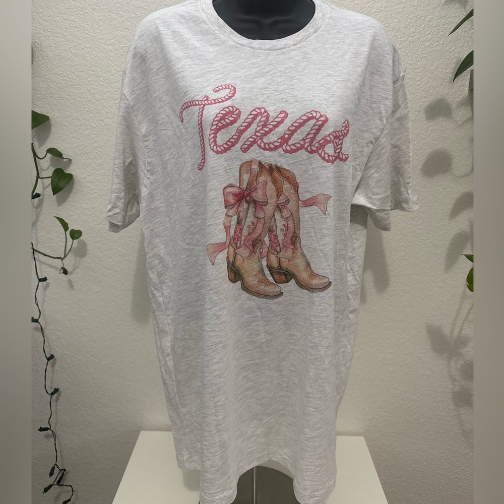 Texas Graphic Tee Women Size L Western Cowgirl Boots Shirt New Without Tags